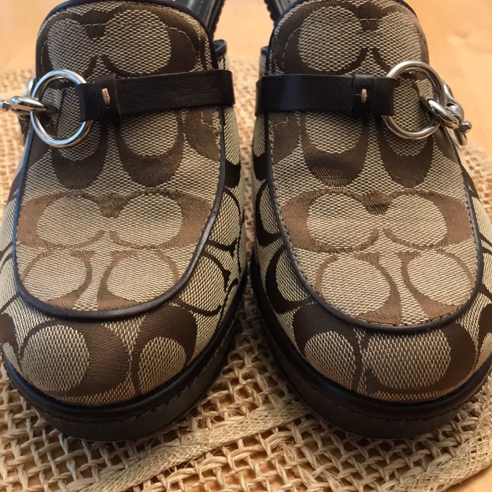 Signature COACH Sz 8B (M) Mule SLIDES - Picture 2 of 8